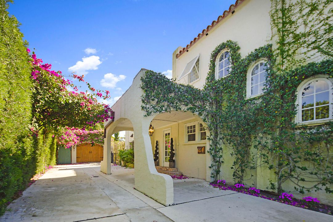For Sale: $3,399,000 (3 beds, 2 baths, 2950 Square Feet)