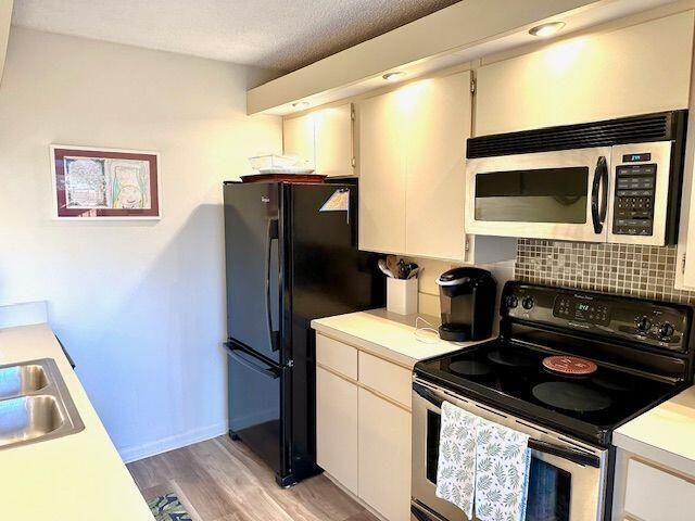 For Rent: $2,700 (2 beds, 2 baths, 1236 Square Feet)