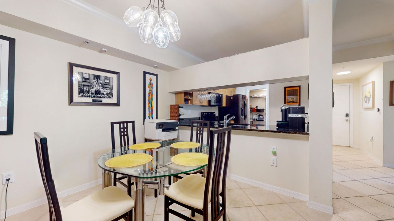 For Sale: $350,000 (2 beds, 2 baths, 1262 Square Feet)
