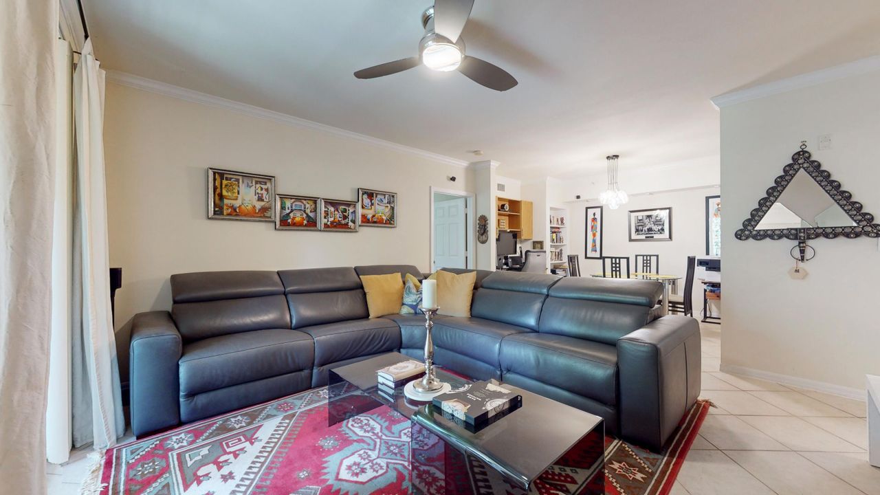 For Sale: $350,000 (2 beds, 2 baths, 1262 Square Feet)
