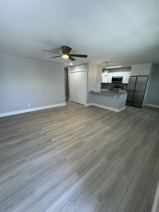 For Rent: $1,950 (2 beds, 1 baths, 775 Square Feet)