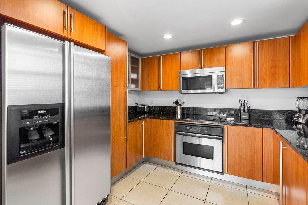 For Rent: $3,800 (2 beds, 2 baths, 1449 Square Feet)