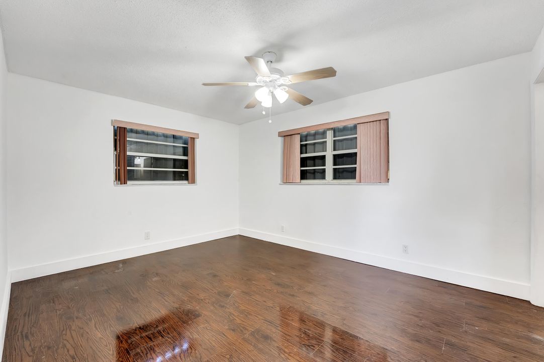For Rent: $3,100 (3 beds, 2 baths, 1252 Square Feet)