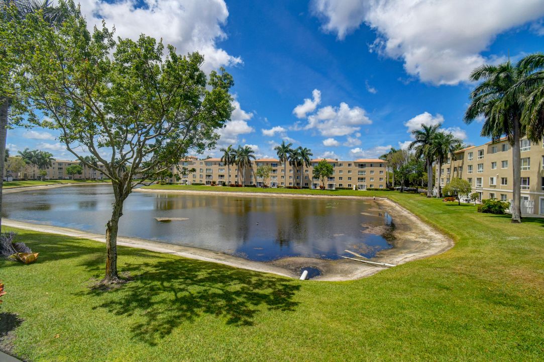 For Sale: $349,000 (3 beds, 2 baths, 1869 Square Feet)