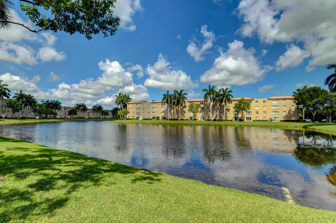 For Sale: $349,000 (3 beds, 2 baths, 1869 Square Feet)