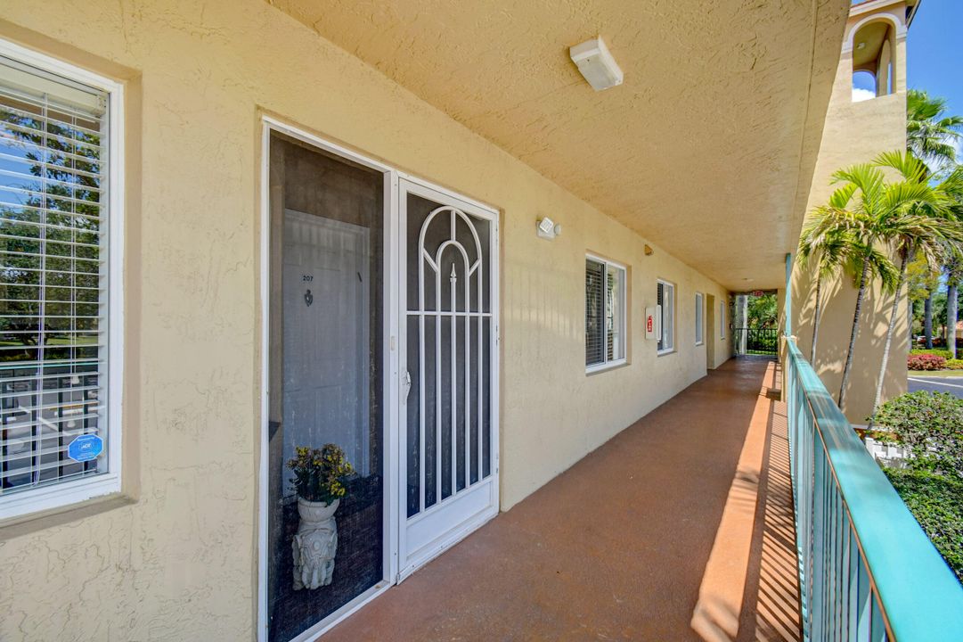 For Sale: $349,000 (3 beds, 2 baths, 1869 Square Feet)