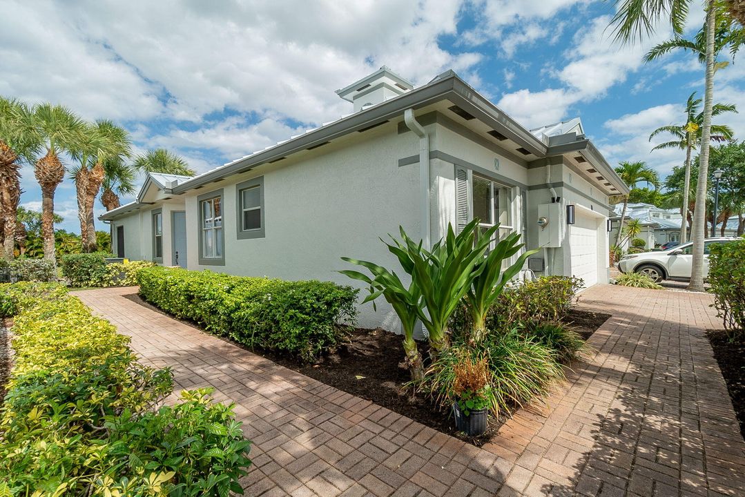 For Sale: $500,000 (3 beds, 2 baths, 1386 Square Feet)