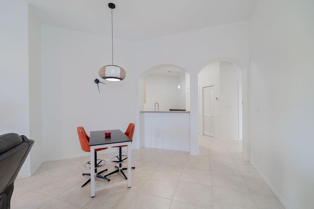 For Sale: $500,000 (3 beds, 2 baths, 1386 Square Feet)