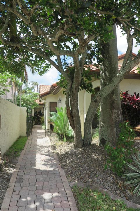 Active With Contract: $8,000 (3 beds, 2 baths, 2644 Square Feet)