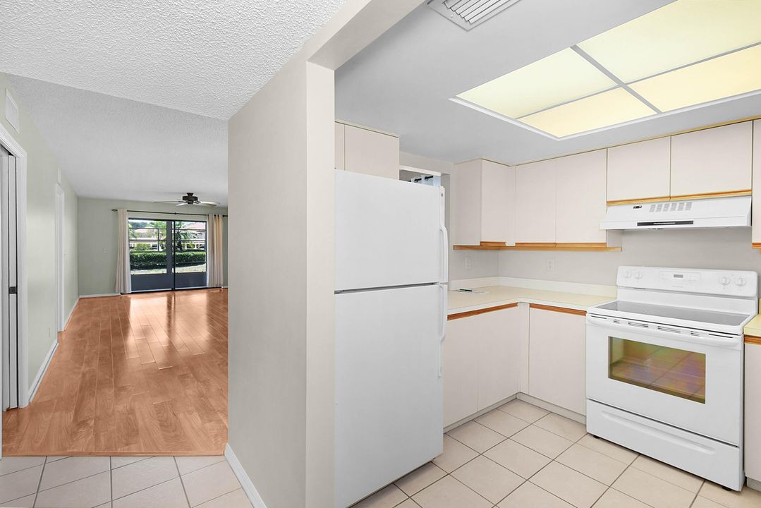 For Sale: $225,000 (2 beds, 2 baths, 1107 Square Feet)