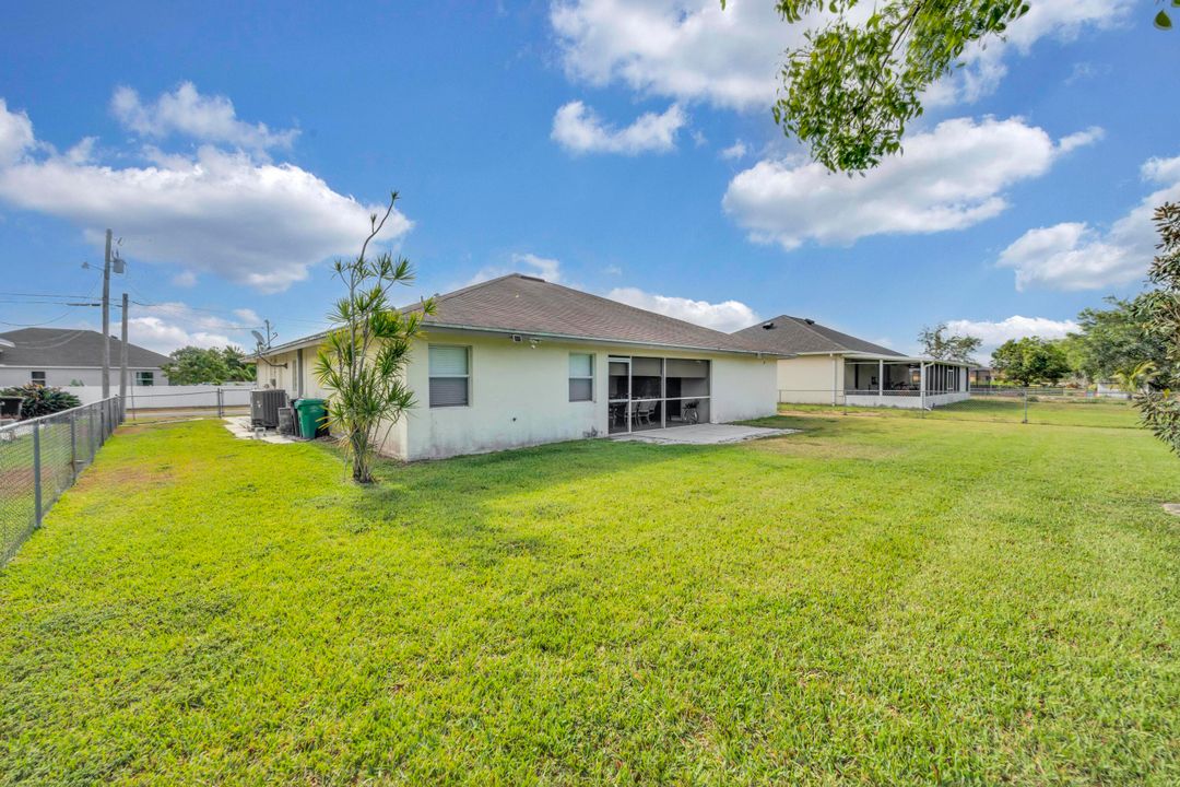 For Sale: $425,000 (4 beds, 2 baths, 2114 Square Feet)