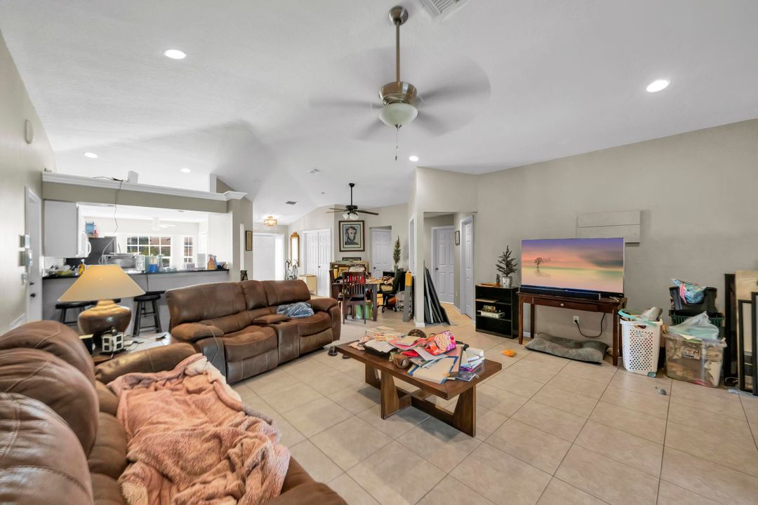 For Sale: $425,000 (4 beds, 2 baths, 2114 Square Feet)