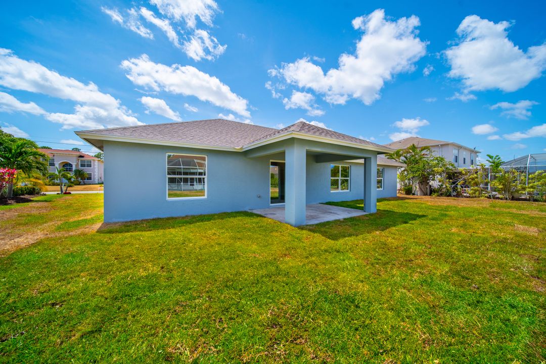 For Sale: $490,000 (4 beds, 2 baths, 1900 Square Feet)