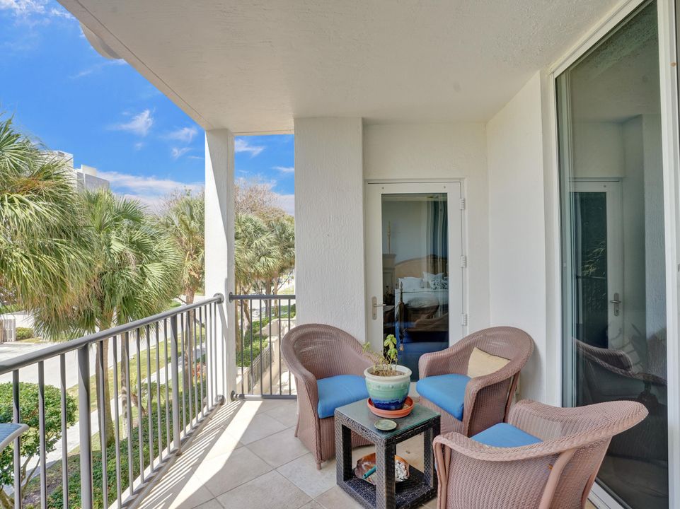 Active With Contract: $4,500 (2 beds, 2 baths, 1610 Square Feet)