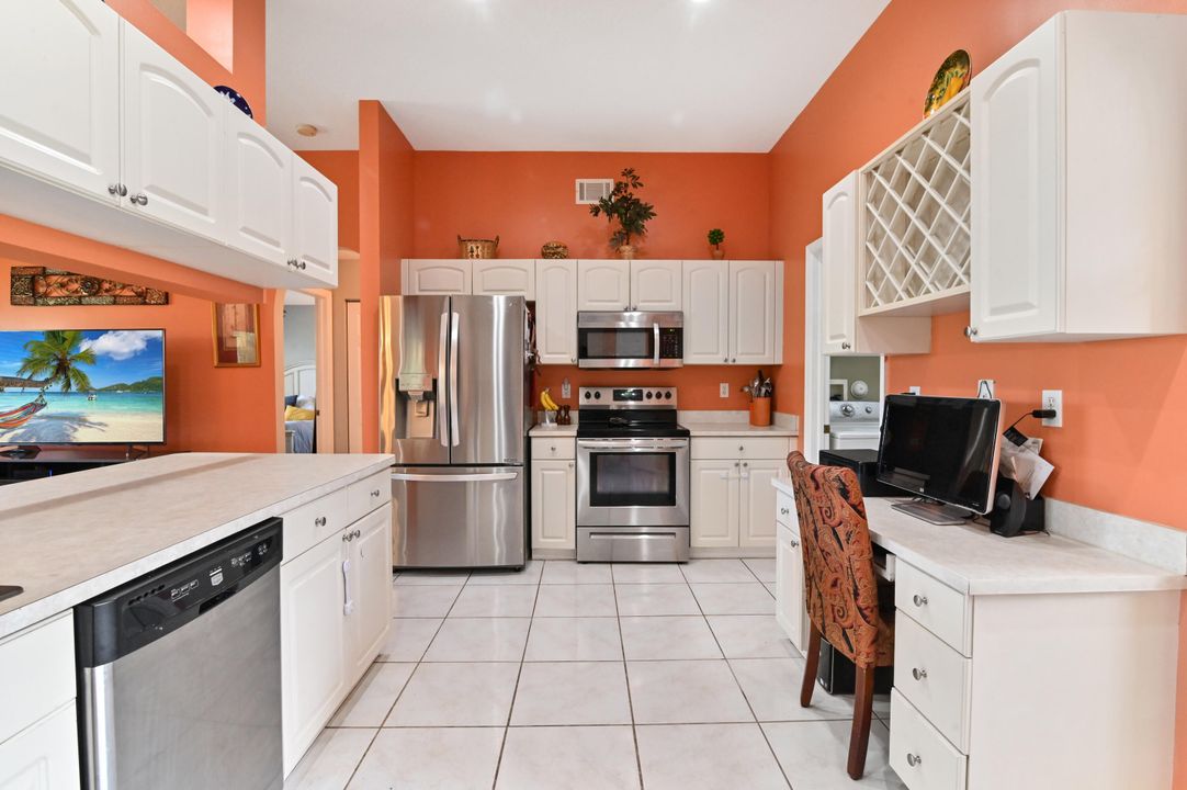 For Sale: $589,900 (3 beds, 2 baths, 1937 Square Feet)