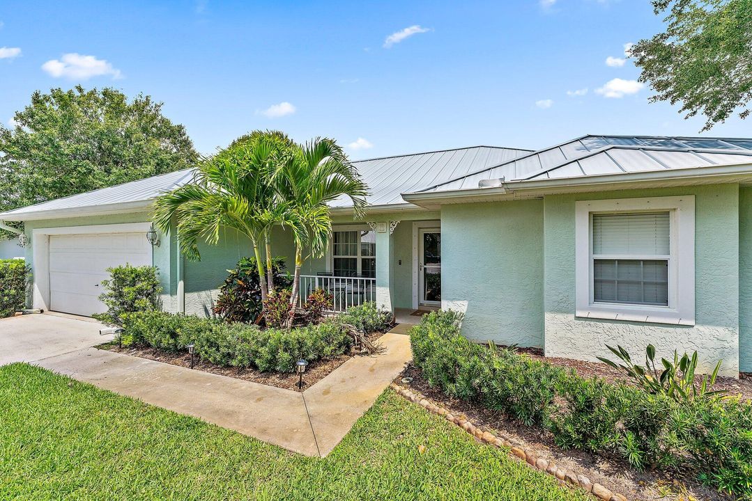 For Sale: $590,000 (3 beds, 2 baths, 1779 Square Feet)