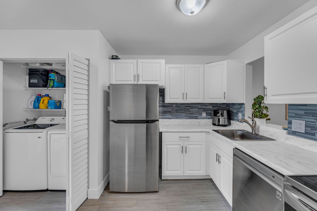 Active With Contract: $295,000 (2 beds, 2 baths, 1148 Square Feet)