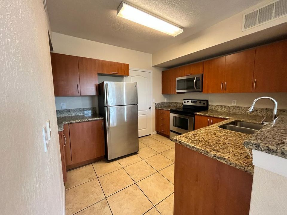 For Rent: $1,850 (2 beds, 2 baths, 1141 Square Feet)
