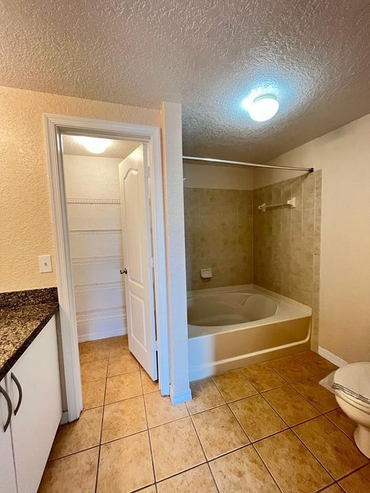 For Rent: $1,850 (2 beds, 2 baths, 1141 Square Feet)