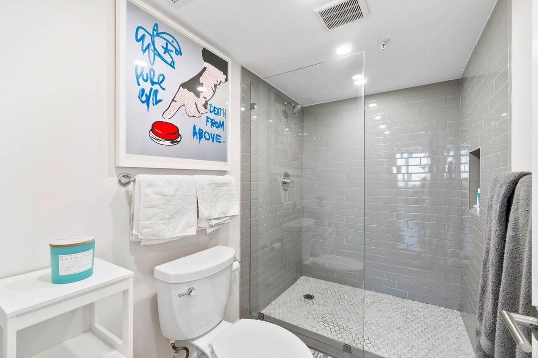 待售: $1,250,000 (2 贝兹, 2 浴室, 1293 平方英尺)