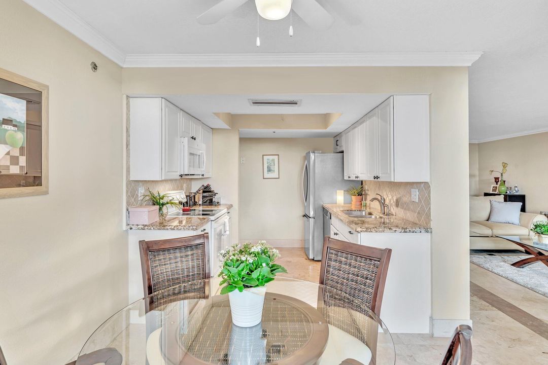 Active With Contract: $2,600 (2 beds, 2 baths, 1415 Square Feet)