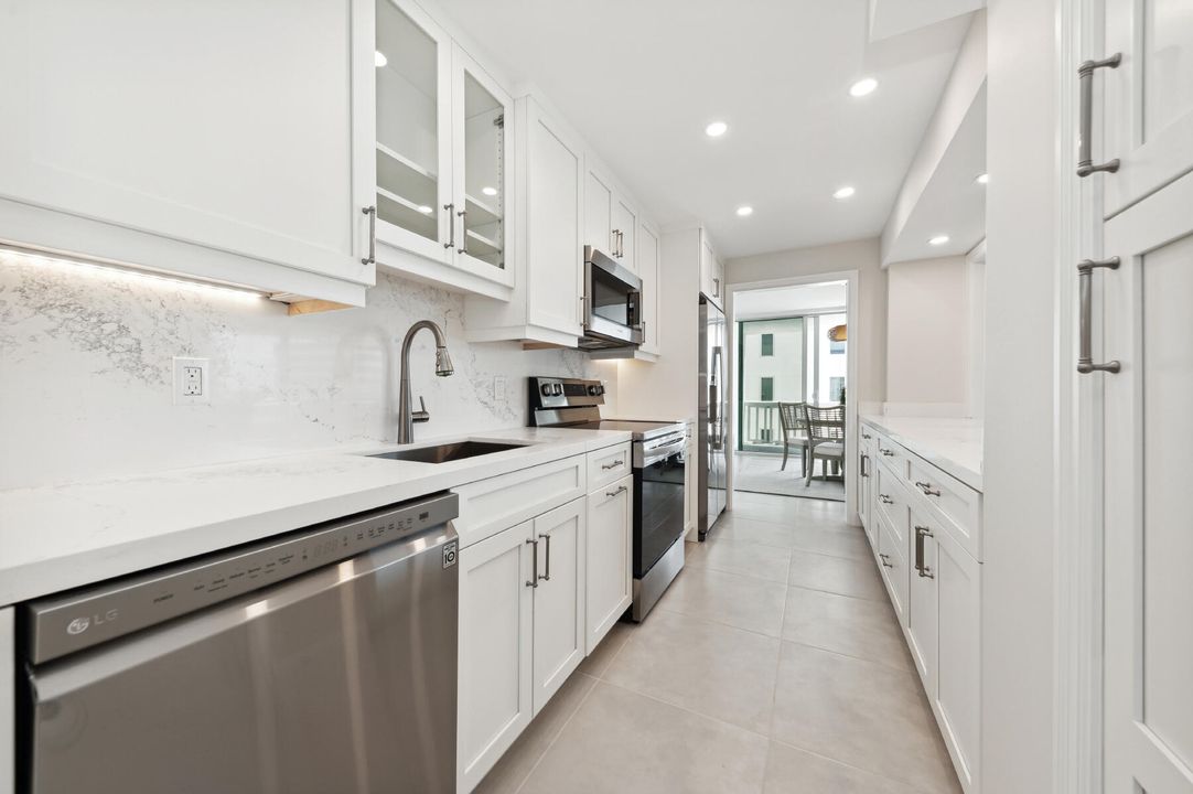 For Sale: $599,000 (2 beds, 2 baths, 1350 Square Feet)