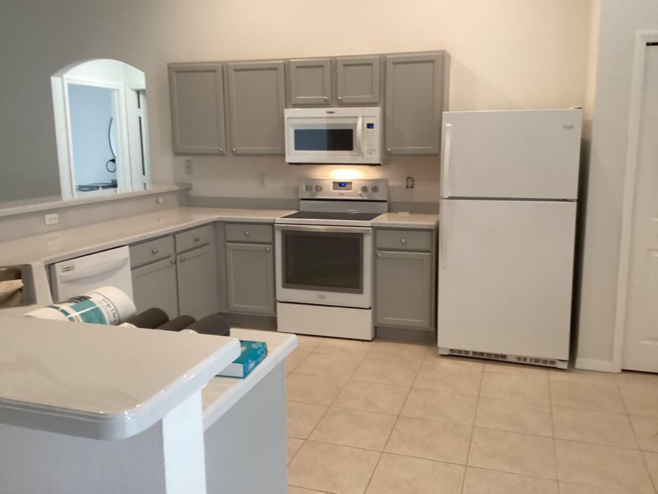 For Rent: $2,850 (4 beds, 2 baths, 2078 Square Feet)