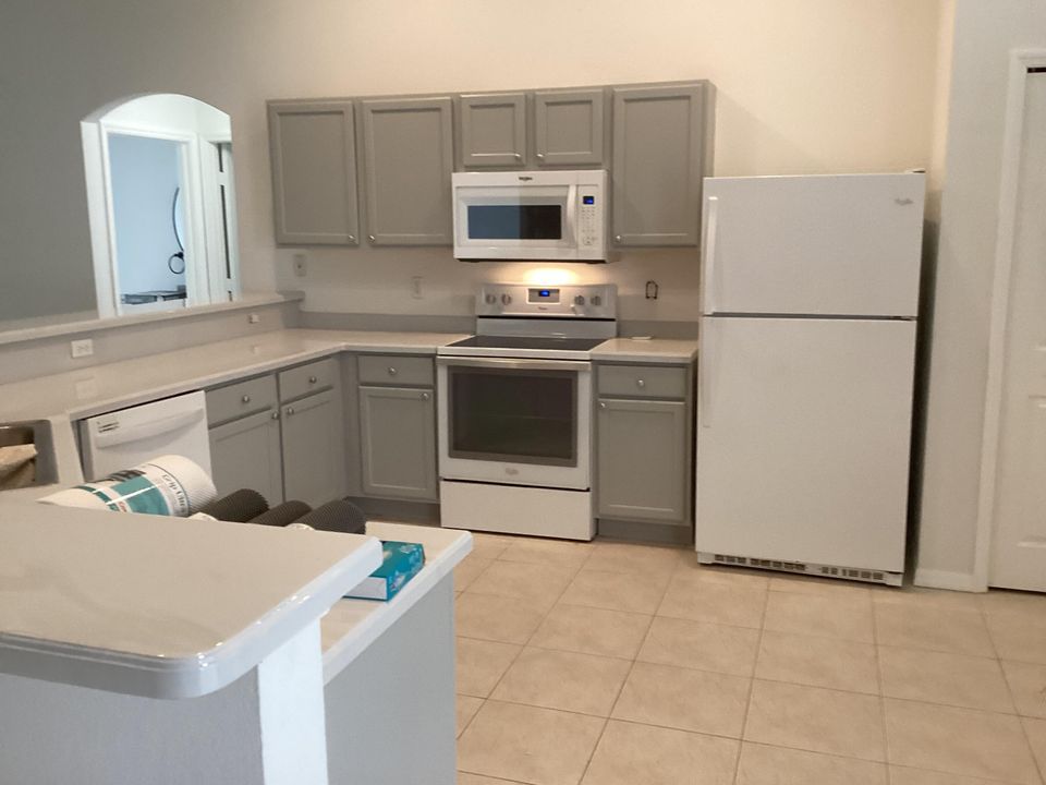 For Rent: $2,600 (4 beds, 2 baths, 2078 Square Feet)