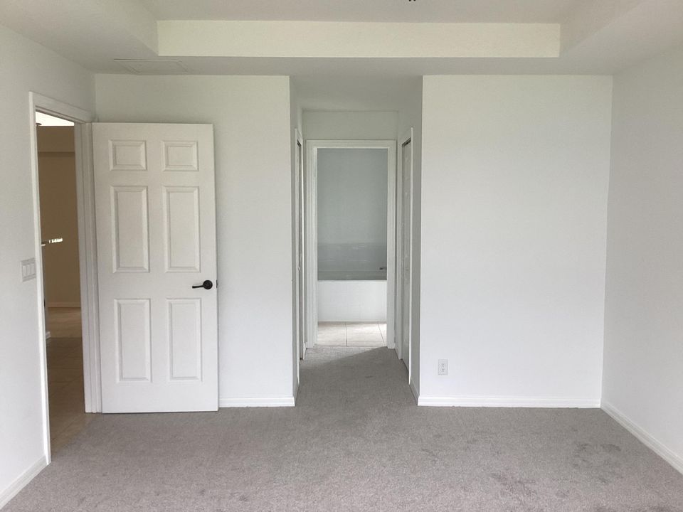 For Rent: $2,600 (4 beds, 2 baths, 2078 Square Feet)