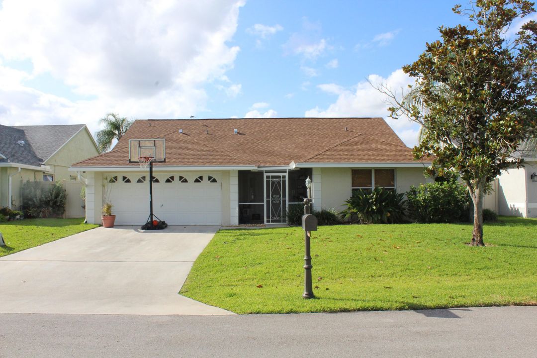 Active With Contract: $3,400 (3 beds, 2 baths, 1678 Square Feet)