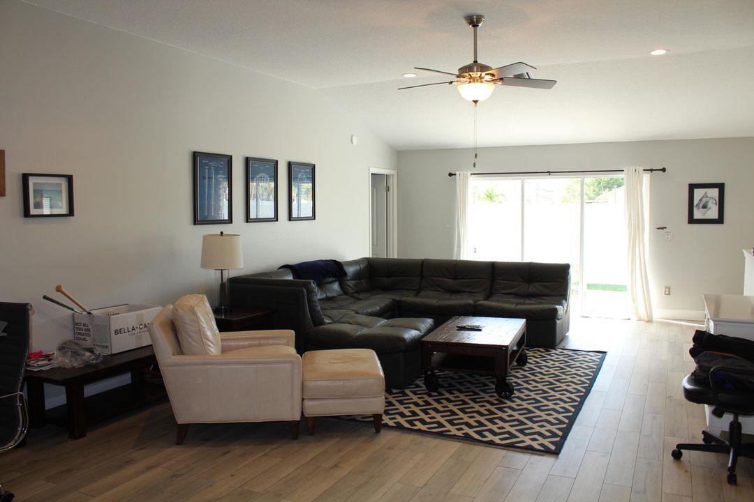 Active With Contract: $3,400 (3 beds, 2 baths, 1678 Square Feet)
