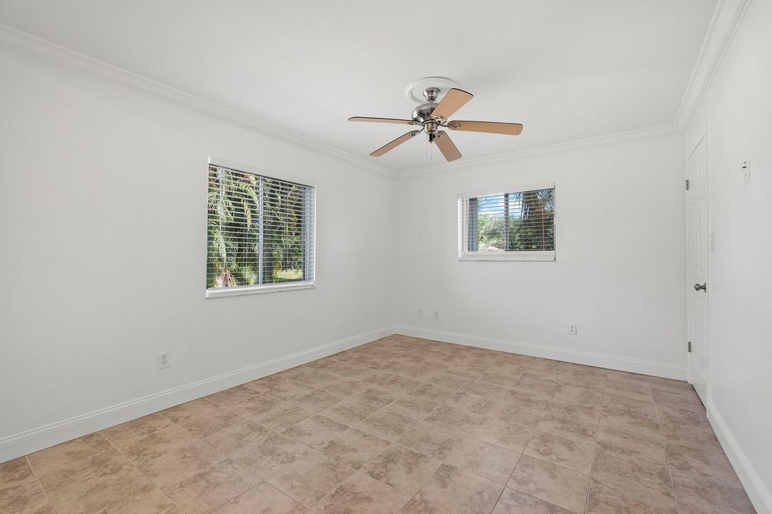 For Sale: $325,000 (2 beds, 2 baths, 1225 Square Feet)