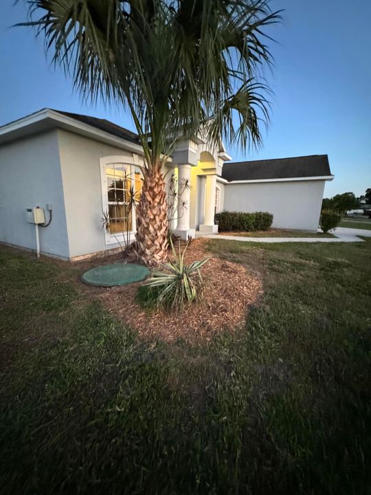 For Rent: $2,850 (4 beds, 2 baths, 2078 Square Feet)