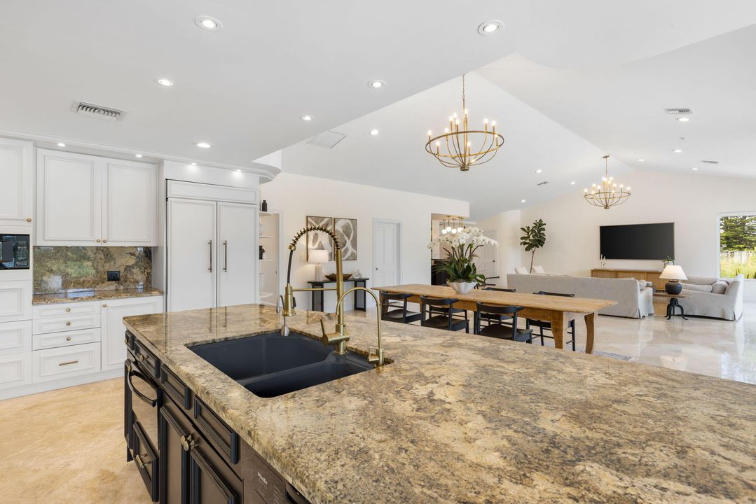 Active With Contract: $2,980,000 (4 beds, 4 baths, 3560 Square Feet)