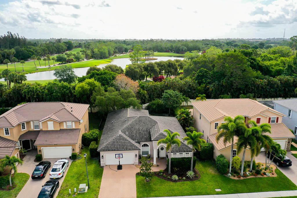 For Sale: $705,000 (4 beds, 3 baths, 2376 Square Feet)