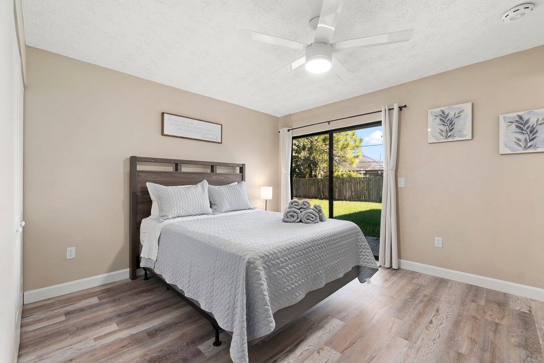 Active With Contract: $2,200 (2 beds, 2 baths, 925 Square Feet)