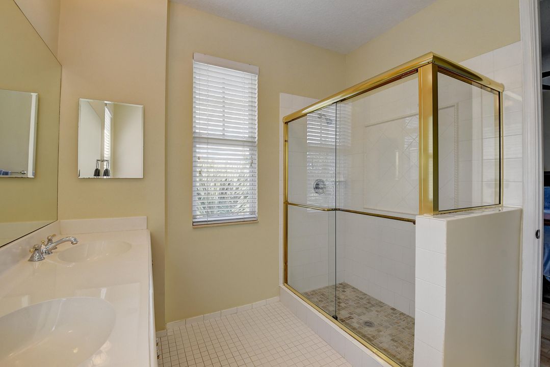 待售: $525,000 (3 贝兹, 3 浴室, 1957 平方英尺)