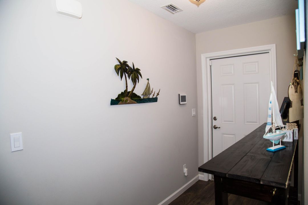 For Sale: $445,000 (4 beds, 2 baths, 1915 Square Feet)