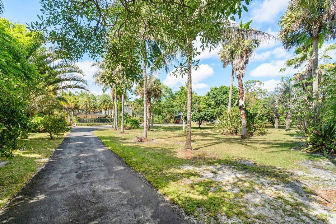 For Sale: $1,399,000 (3 beds, 3 baths, 2671 Square Feet)