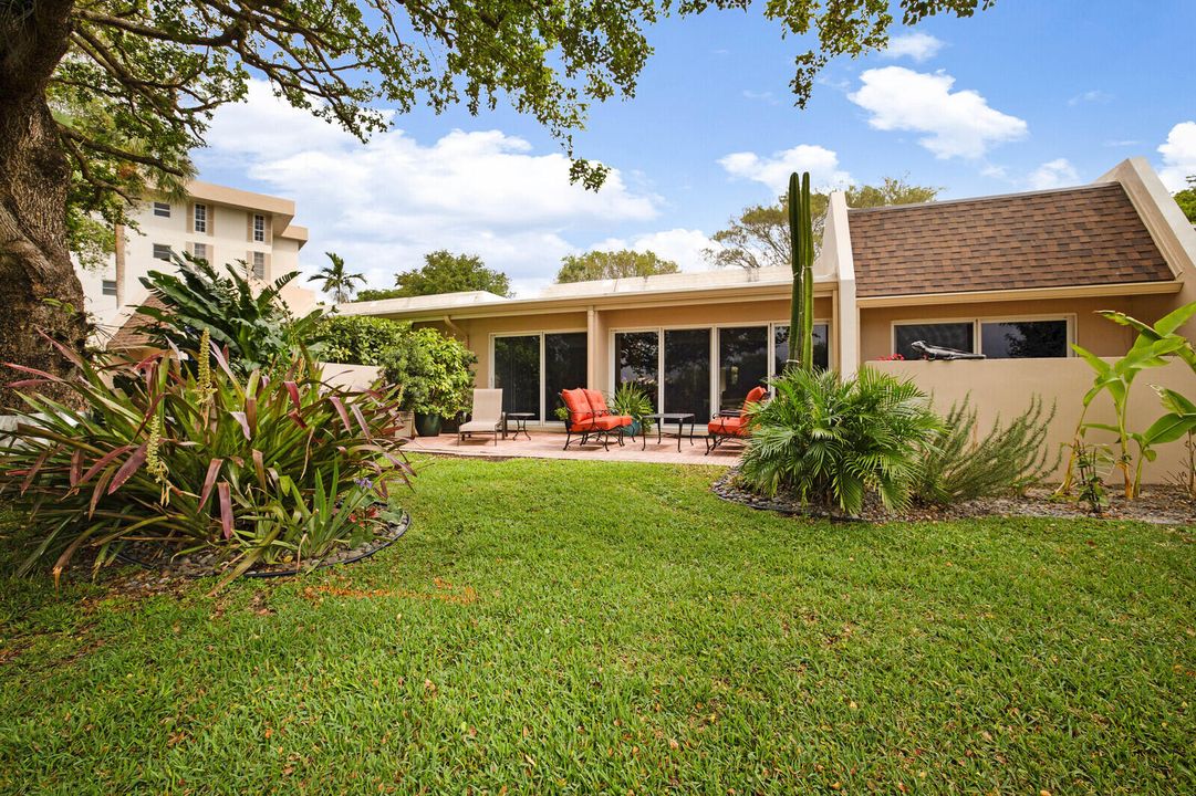 For Sale: $660,000 (3 beds, 2 baths, 1925 Square Feet)