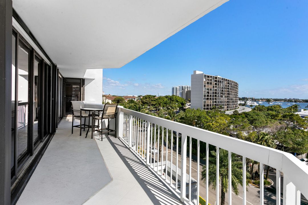 For Sale: $659,000 (2 beds, 2 baths, 1715 Square Feet)