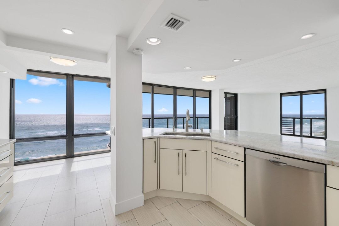 For Sale: $2,500,000 (2 beds, 2 baths, 1670 Square Feet)