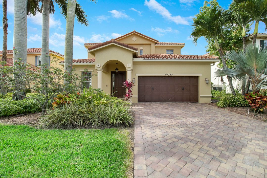 Active With Contract: $4,400 (5 beds, 3 baths, 3039 Square Feet)