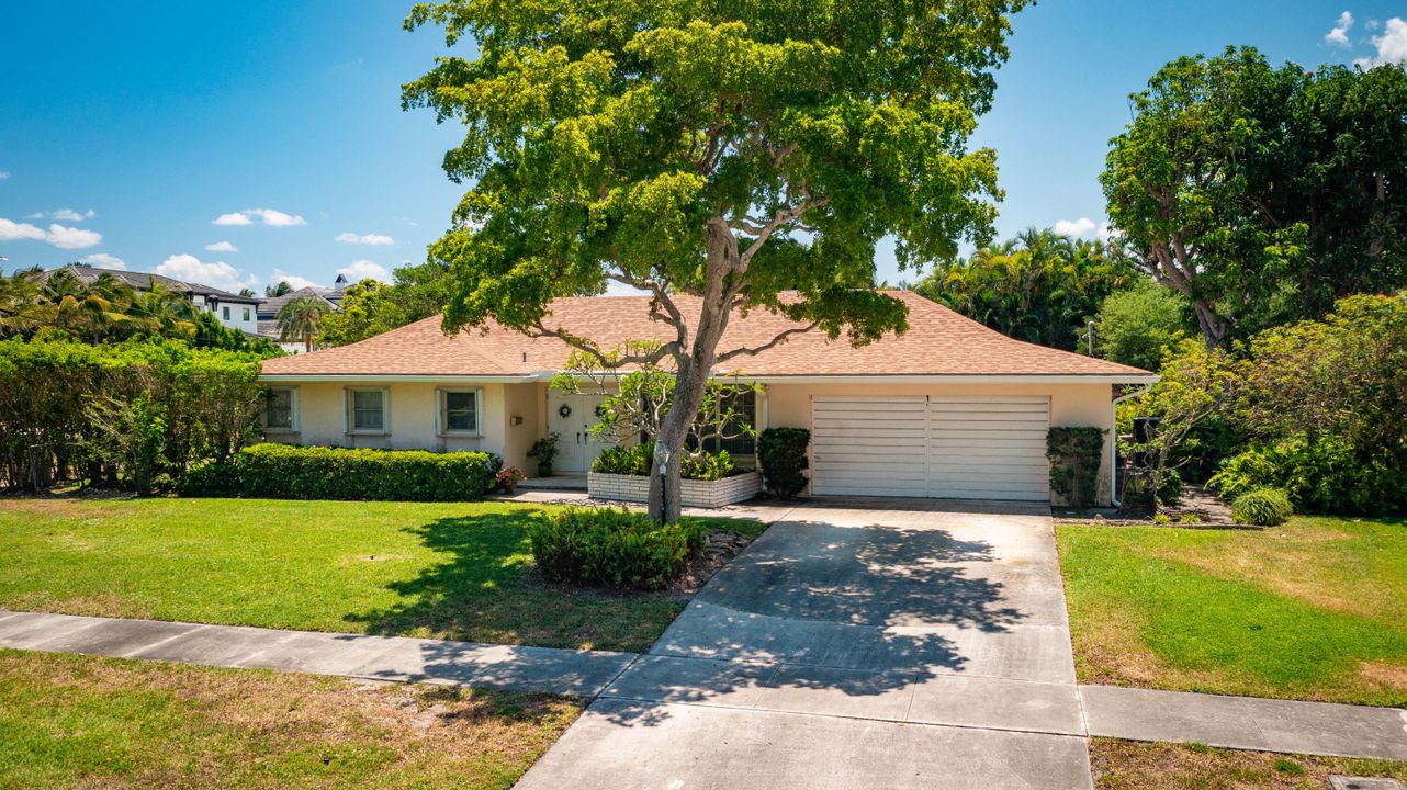 For Sale: $1,795,000 (4 beds, 3 baths, 2676 Square Feet)