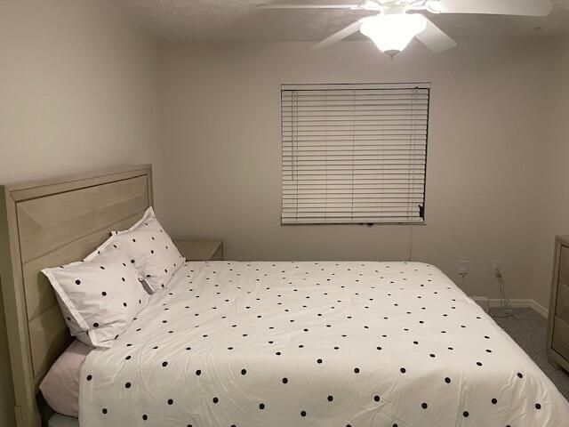 For Rent: $1,400 (1 beds, 1 baths, 1037 Square Feet)