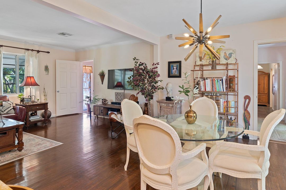 For Sale: $550,000 (2 beds, 2 baths, 1376 Square Feet)