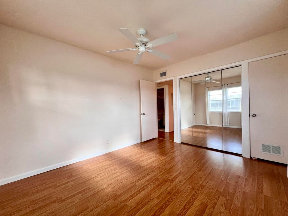 For Sale: $130,000 (2 beds, 1 baths, 798 Square Feet)