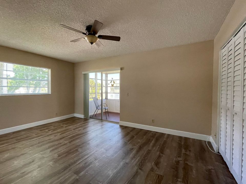 For Rent: $1,650 (1 beds, 1 baths, 760 Square Feet)