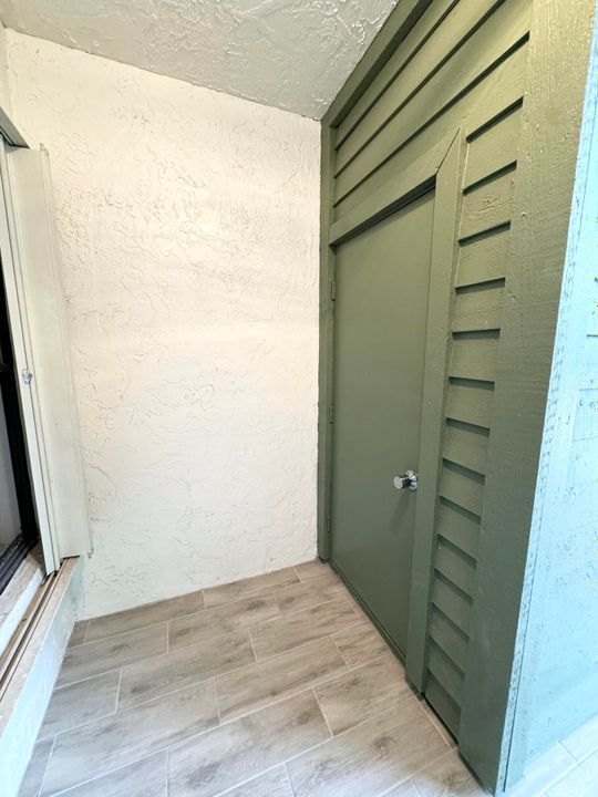 For Rent: $2,750 (2 beds, 2 baths, 1125 Square Feet)