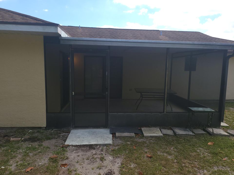 For Rent: $2,650 (3 beds, 2 baths, 1480 Square Feet)